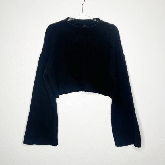 FREE PEOPLE Cropped Sweater High Neck Flared Sleeve Raw Hem Black Womens Size S - Picture 3 of 8